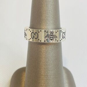 GUCCI Engraved Bee Band Ring, Silver Ag925